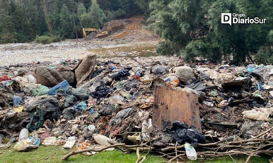 Vecinos indignados por deslizamiento de basura en Morrompulli