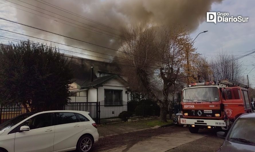 Bomberos concurren a incendio en sector Regional de Valdivia