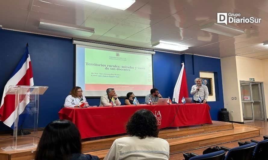 Académicos de UACh comparten su visión sobre la educación en el IX Seminario de Educación Rural en Costa Rica