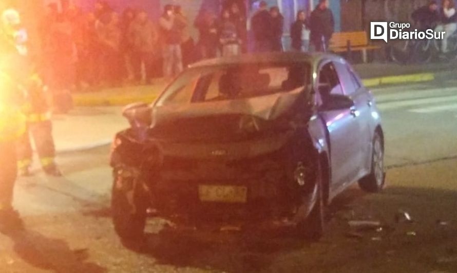 Dos personas lesionadas: reportan colisión vehicular en Paillaco