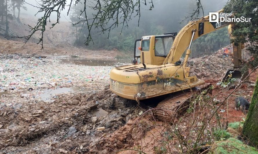 Municipalidad de Valdivia arriesga multimillonaria multa por deslizamiento de residuos del vertedero Morrompulli