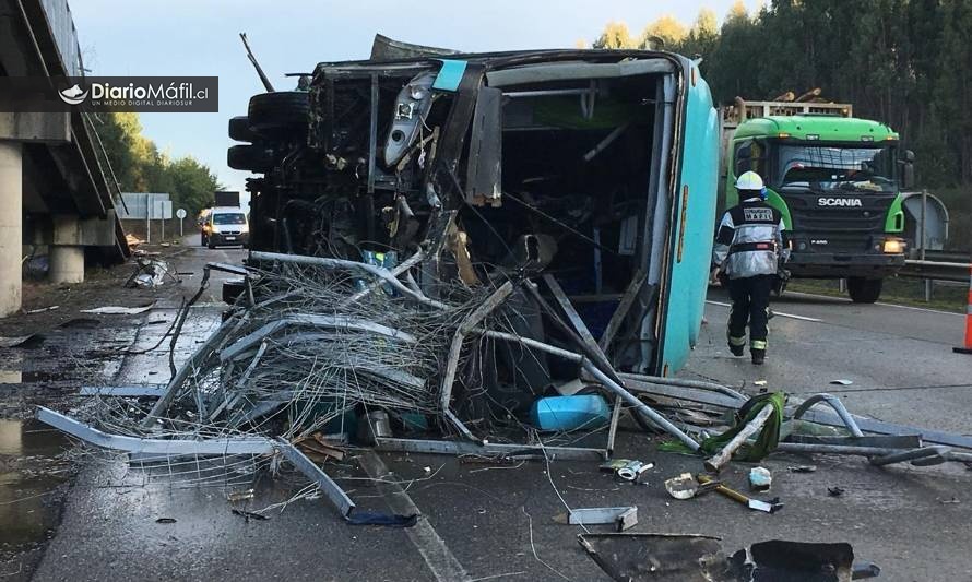 Volcamiento de bus en Máfil: Conductor se habría dormido al volante