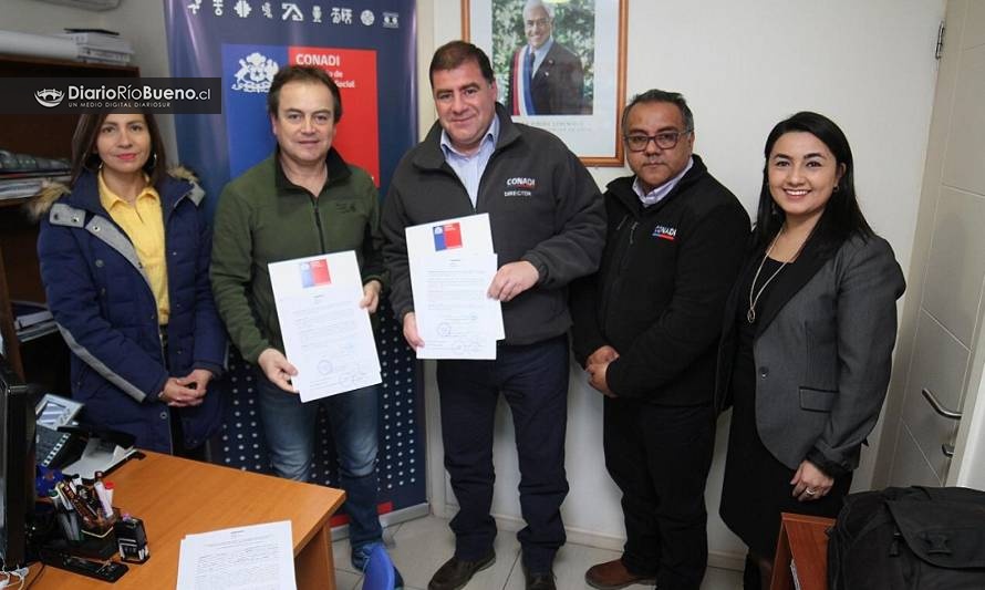 Municipalidad de Río Bueno firma convenio con Conadi para potenciar turismo mapuche