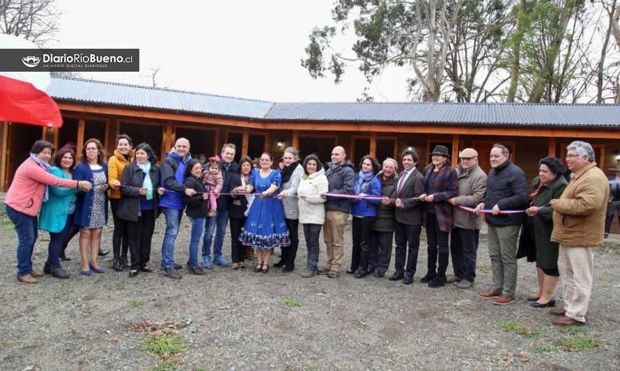 Inauguraron puestos artesanales de la nueva “Posada de Guzmán” en Río Bueno