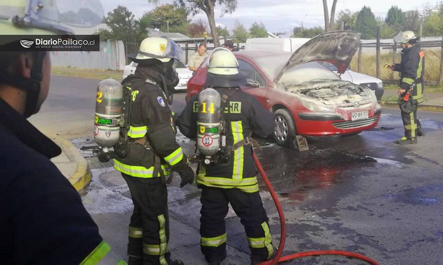 Automóvil se incendió en el centro de Paillaco