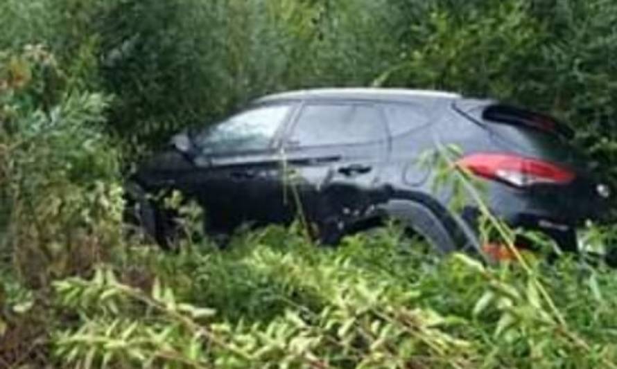 Accidente en ruta Valdivia Paillaco: Automóvil desbarrancó a la altura de Casablanca