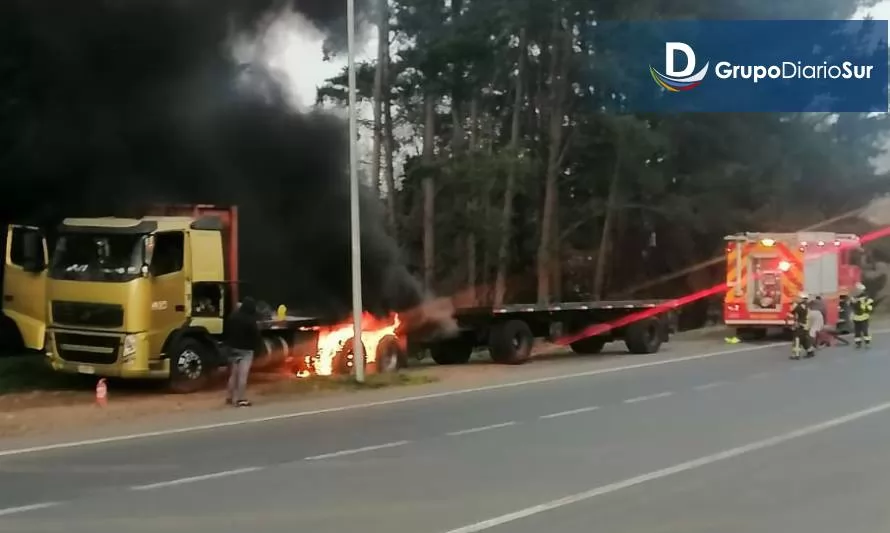 Camión se incendió mientras se dirigía de Osorno a Río Bueno